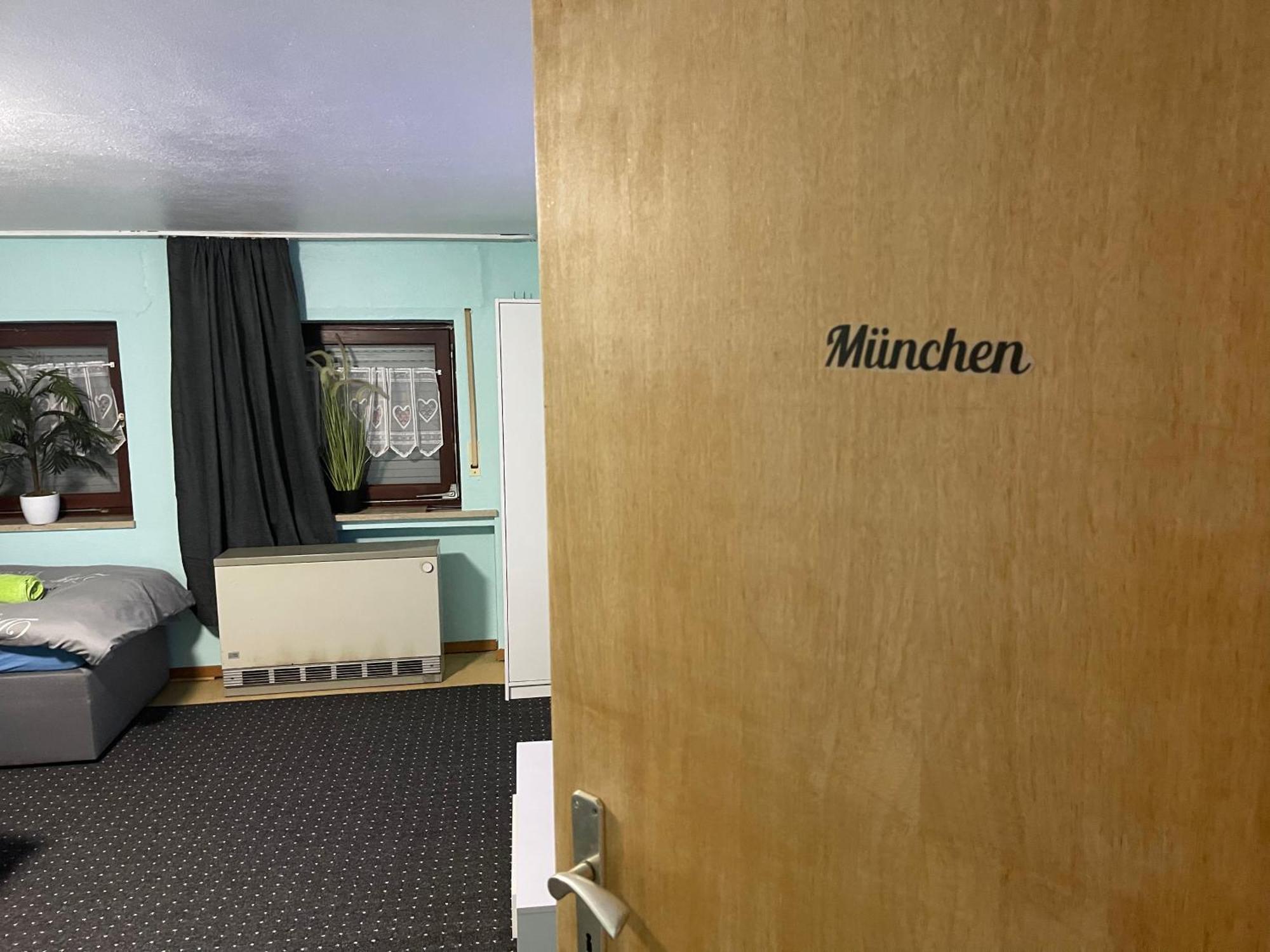 Chambre Avec 3 Lits Trèves Extérieur photo